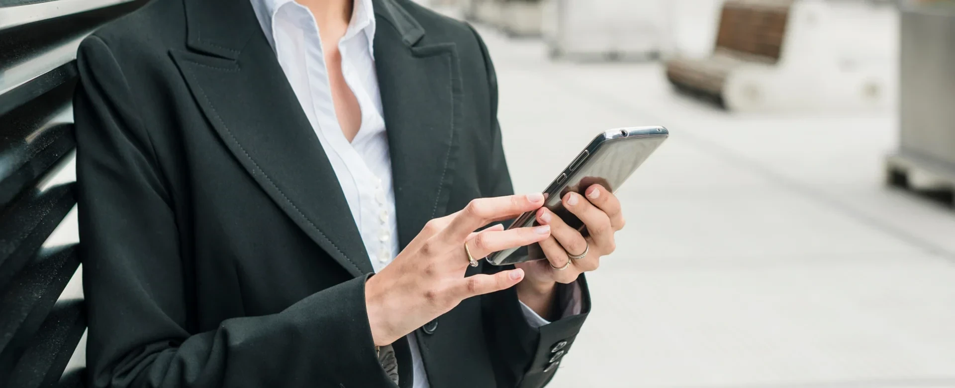 ติดต่อเรา