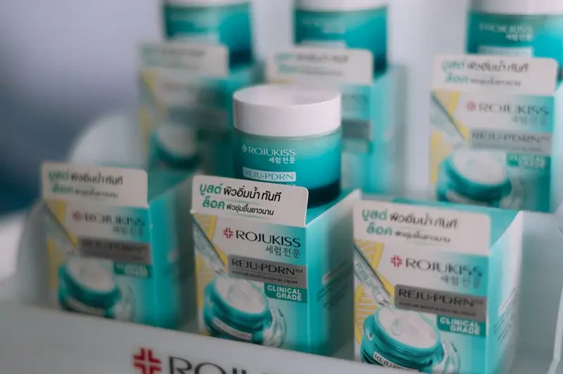 บริษัท โรจูคิส อินเตอร์เนชั่นแนล จำกัด (มหาชน) เปิดตัวผลิตภัณฑ์ดูแลผิวหน้าใหม่ล่าสุด "ROJUKISS REJU-PDRN MOISTURE BOOST & LOCK GEL CREAM"